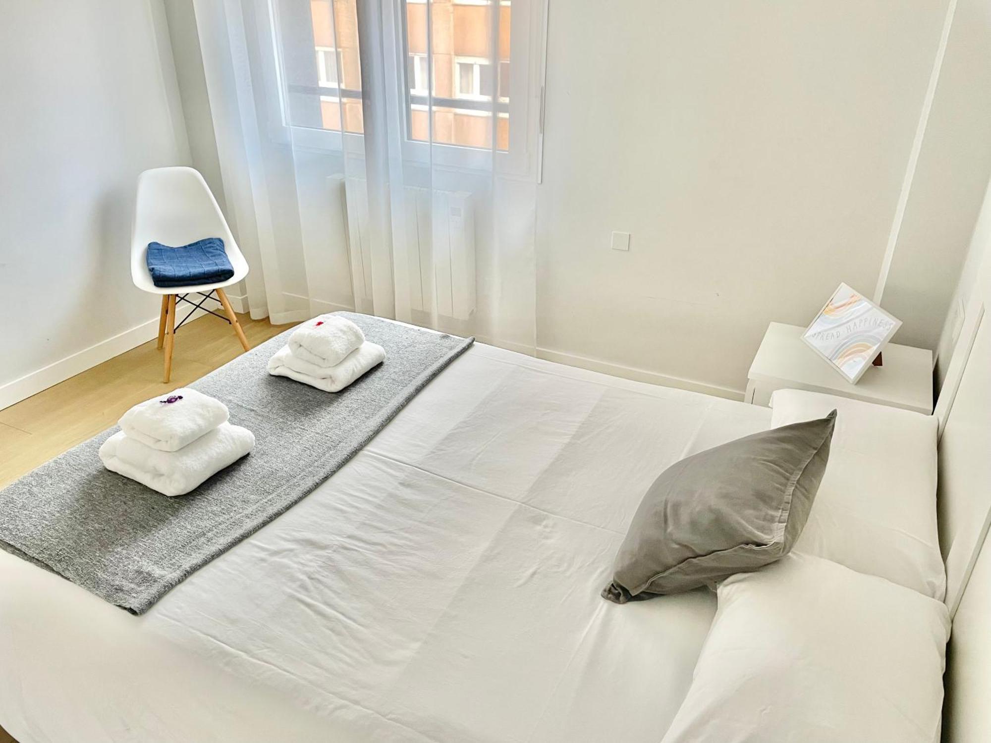Apartamento San Lorenzo Playa. Vistas Al Mar. Хихон Екстериор снимка