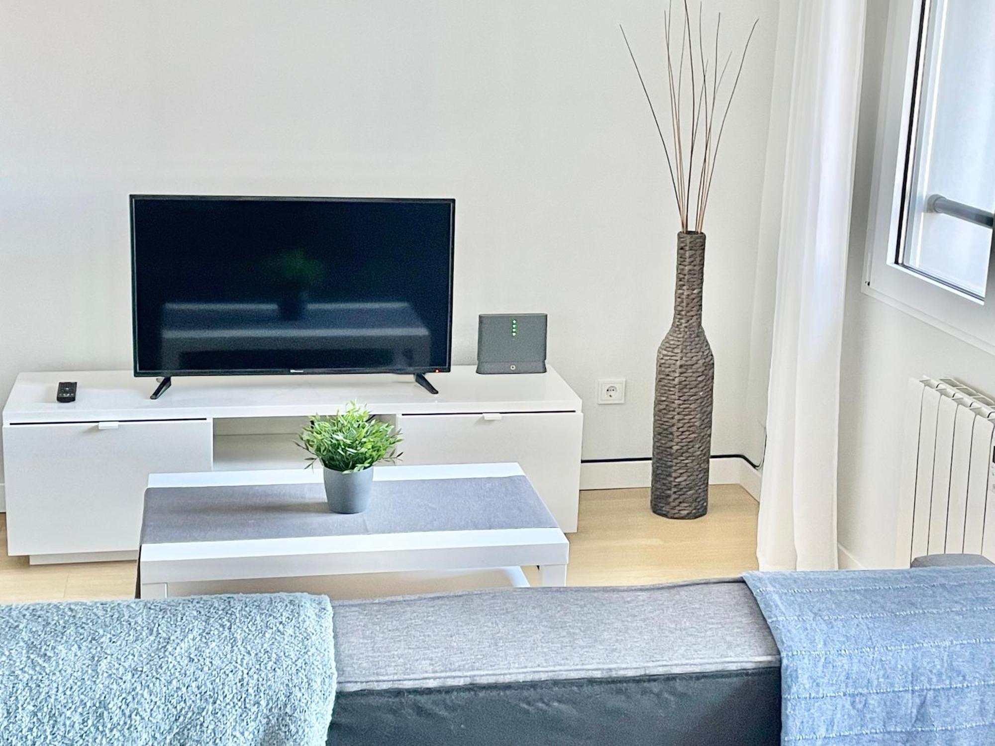 Apartamento San Lorenzo Playa. Vistas Al Mar. Хихон Екстериор снимка