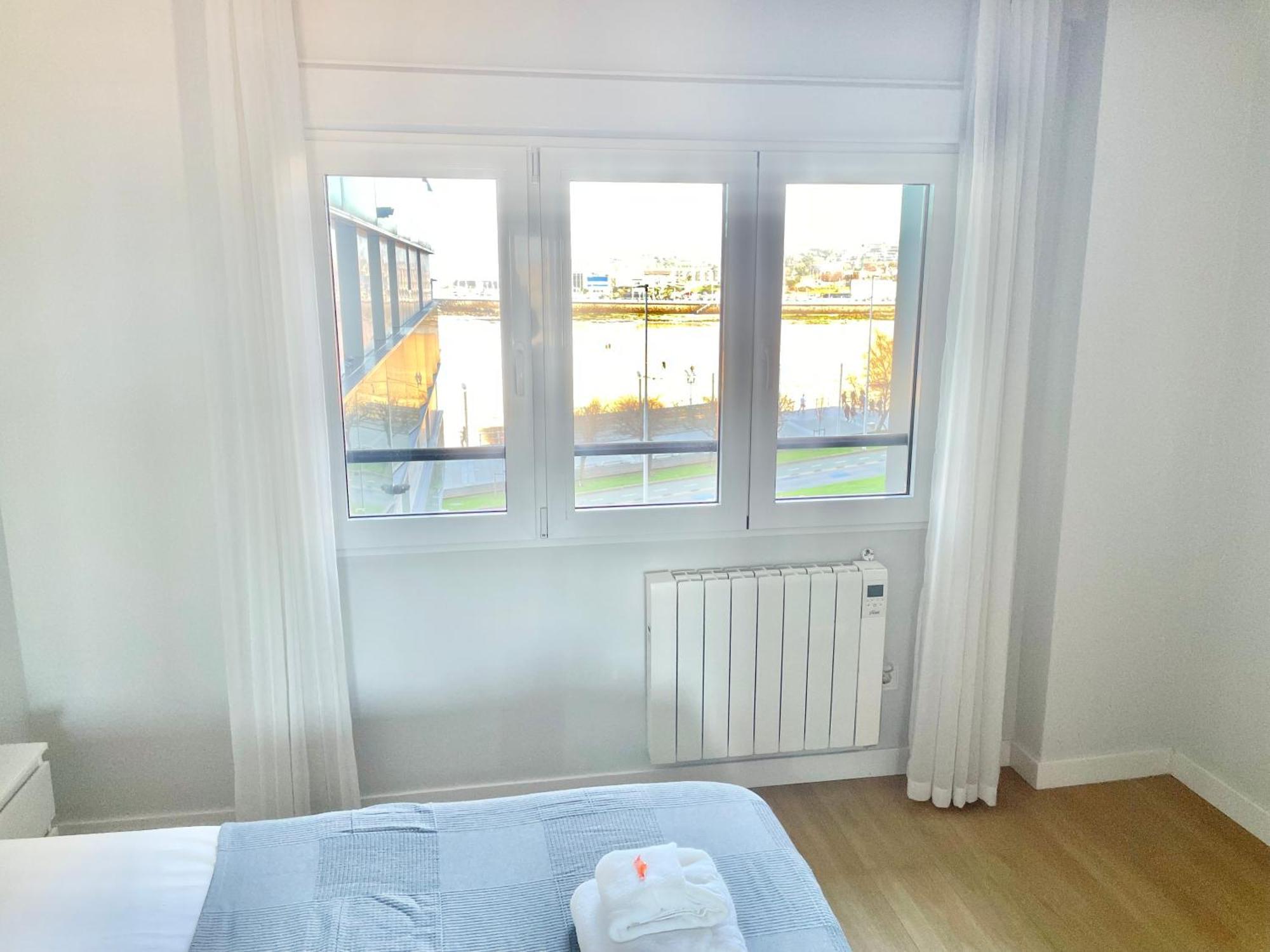 Apartamento San Lorenzo Playa. Vistas Al Mar. Хихон Екстериор снимка