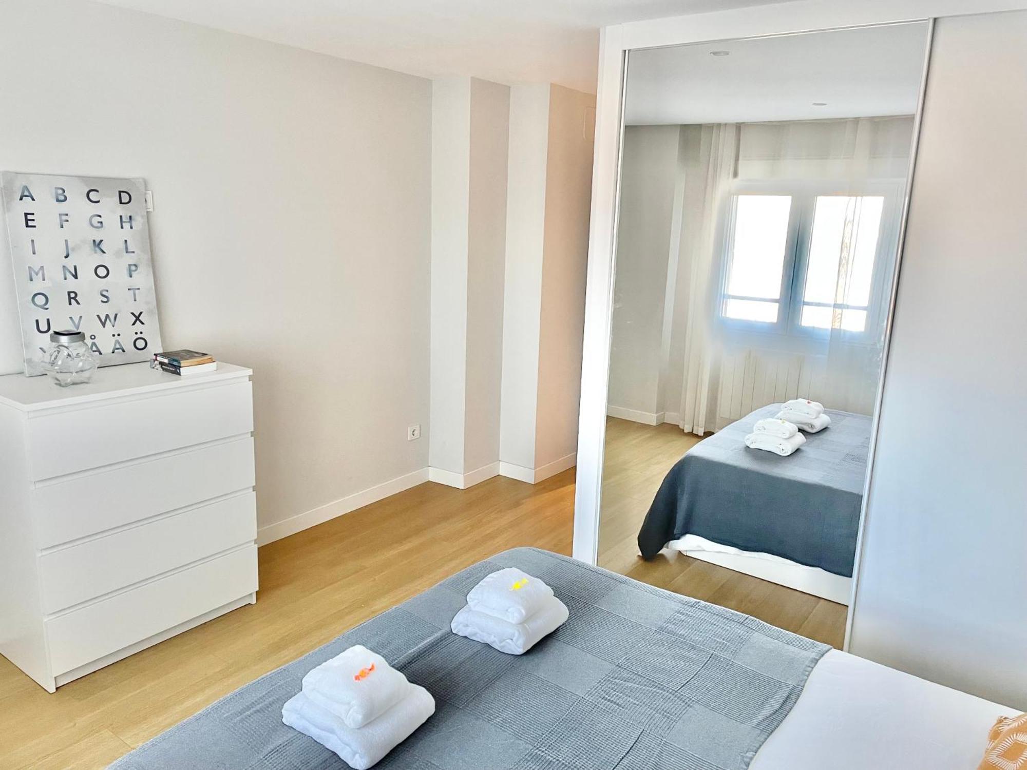 Apartamento San Lorenzo Playa. Vistas Al Mar. Хихон Екстериор снимка